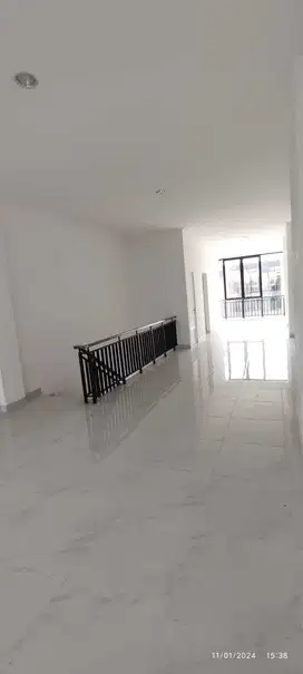 Ruko Gandeng Hoek Badan Batavia Ebony PIK, 9,5x18, Sudah di Jebol