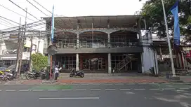 Bangunan Besar 2 Lantai, Strategis Di Jl Tebet Raya, Cocok Untuk Resto