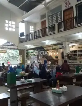 Tempat usaha cocok restaurat dan kantor  di lokasi sangat strategis