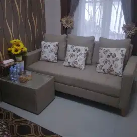 Jual sofa satu baris sama meja krn mau pindah
