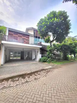 Rumah Modern Dalam Cluster Kebayoran Residence