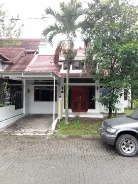 WTS / Dijual Rumah Siap Huni Posisi Hoek di Pinus Regency, Bandung