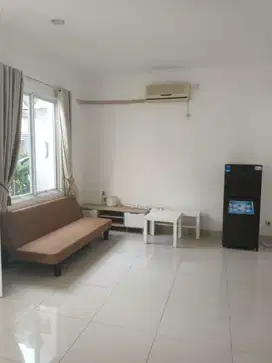 Disewakan Rumah Modern 2 Lantai Cluster Thames Jakarta Garden City 030