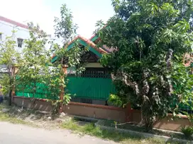 Dijual rumah pusat kota Jl. Bratang Gede