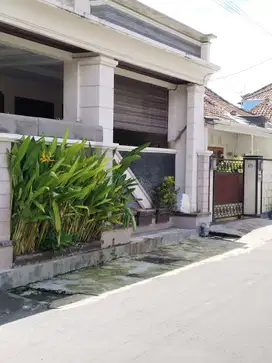 Sale rumah cantik 2lt 216m2 tangkuban perahu dkt seminyak jl 5mtr