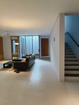 Rumah Cantik Manyar PIK Luas 200m2 Full Furnished Mewah Siap Huni