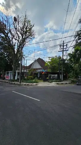 Dijual Rumah Klasik Kolonial, Bangunan Belanda di Jl. Gunung - gunung