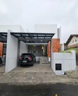 RUMAH SIAP HUNI FULL FURNISH,DEKAT PASAR JANGKANG DI NGAGLIK SLEMAN