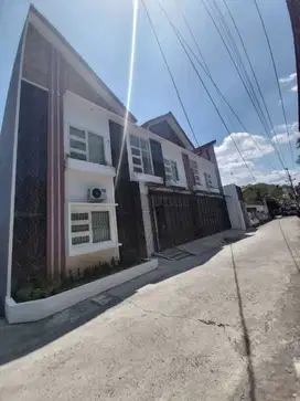 Kost atau Homestay Bangunan Baru Dekat Mall Solo Paragon
