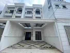 Cluster Premium Carberas Rumah 3 Lantai Akses Lebar & Aman