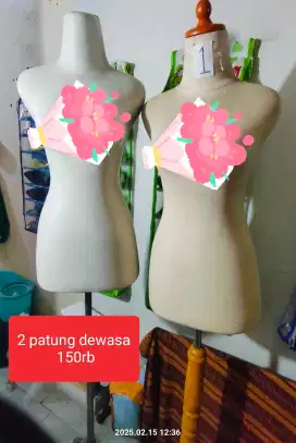 2 Patung manekin dewasa