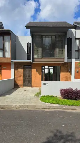 Freehold - Beach Side Elegant 2-Bedroom Freehold Villa in Tabanan