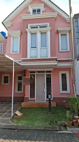 (RM164) Dijual Rumah 2 Lantai di Malibu Village - Gading Serpong