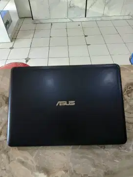 ASUS E402Y 4/1000gb