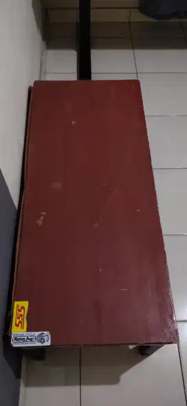 Meja Lesehan Serbaguna