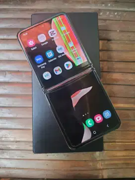 SAMSUNG Z FLIP 8/256 GB SEIN FULLSET