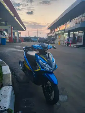Yamaha Xeon Karbu 25 RR 2010