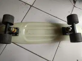 Skateboard bekas