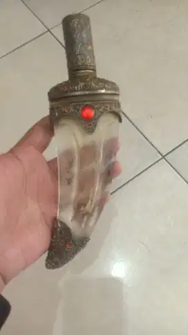 Di jual barang antik botol parfum, berat, di cuci lagi mengkilap