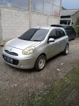 Nissan march 2011 matic