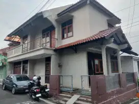 Rumah 2 Lantai di Banyumanik