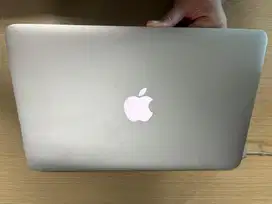 DIJUAL Macbook Air 11’ 2015