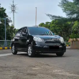 ( TDP 12 JT ) LOW KM ! NISSAN MARCH XS A/T HITAM 2013 !