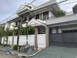 Dijual rumah Nginden Intan