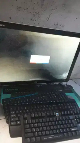 Aksesoris jual monitor PC hpw2228h dan keyboard wireless.