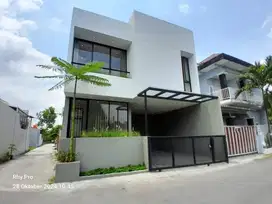 RUMAH MODERN 2 LANTAI FULLY FURNISH di JAKAL KM 13 dekat KAMPUS UII