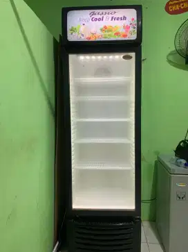 Dijual Showcase merk gassio 388 liter