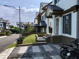 Rumah View Gunung 2 Lantai di Rancamaya Golf Estate Bogor