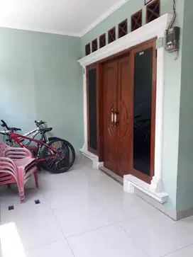 Dijual cepat rumah siaphuni 2,5lantai di Kebon Jeruk Jakarta Barat