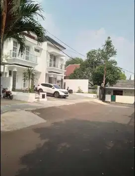 RUMAH MEWAH DIJUAL BARU DALAM CLUSTER PONDOK LABU SIAP HUNI