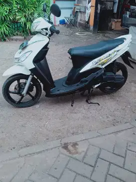 Mio 2009 putih bahan