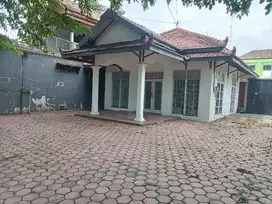 Disewakan Rumah Murah Siap Huni Tanah Luas Dekat Stadion Manahan Solo