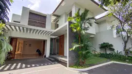 DISEWAKAN RUMAH KEMANG SEMI FURNISH JAKARTA SELATAN
