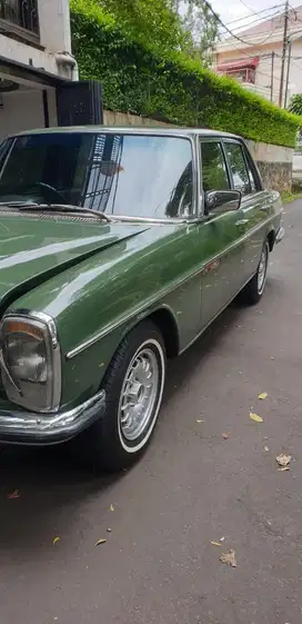 Mercedes-Benz Mini W114 Tahun 1976 Green on Green