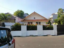 Rumah 1 Lantai Di Jalan Narada Posisi Hoek, Akses Jalan Lebar