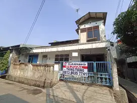SS3098- Murah    Dijual Rumah Standart Butuh Renovasi di Semper Barat