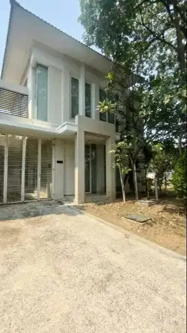 Rumah Grand Island Siap Huni Santiago Rosa Strategis Pakuwon City