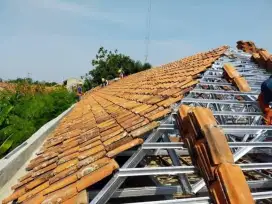 Bongkar pasang atap baja ringan & plafon pvc terpasang