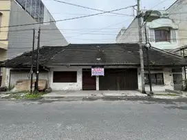 Rumah Tua / Tanah di Jalan Aceh ( Dekat Sumatera )