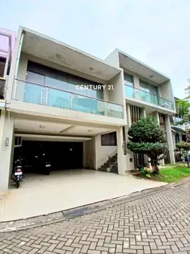 Rumah semi furnished siap huni di Kebayoran Bintaro