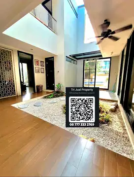 Jual rumah hoek kolam renang dekat 2 taman kebayoran Bintaro  (14322)
