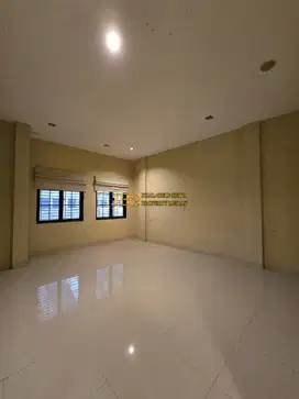 Dijual Ruko Gandeng 3 Tingkat di Komplek CBD Polonia Blok CC - Medan