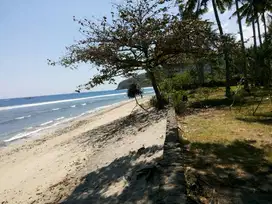 Tanah di pinggir pantai Senggigi cocok untuk hotel dan resort