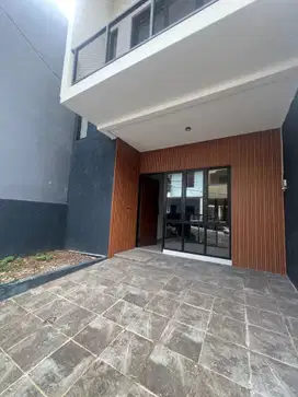Dijual Rumah Baru 2 Lantai Modern Tropis
