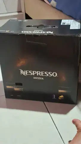 Mesin kopi Nespresso Inissia