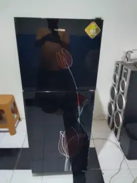 Kulkas Polytron 2 pintu di jamin masih orsinil